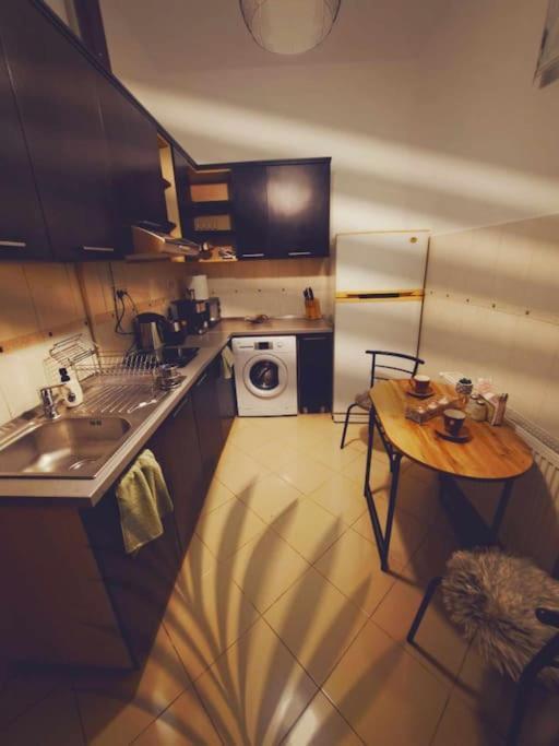 Sofia'S Home Comfy Studio In The Old Town Braşov Exterior foto