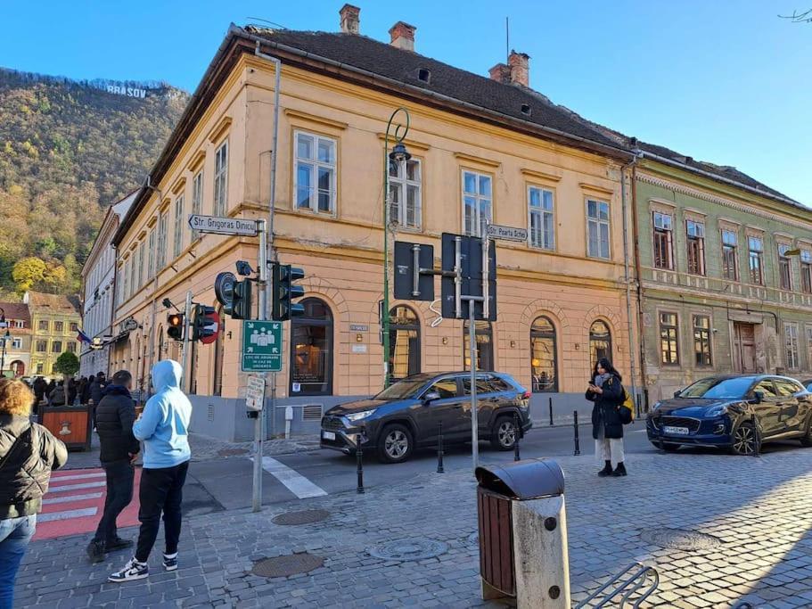 Sofia'S Home Comfy Studio In The Old Town Braşov Exterior foto