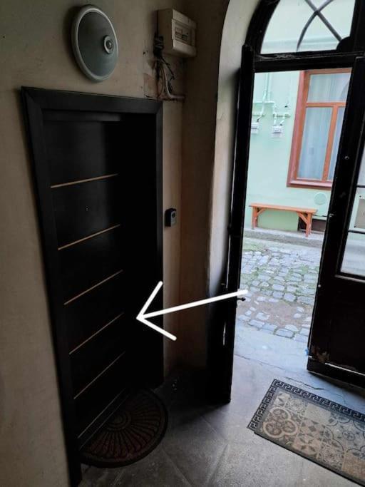 Sofia'S Home Comfy Studio In The Old Town Braşov Exterior foto