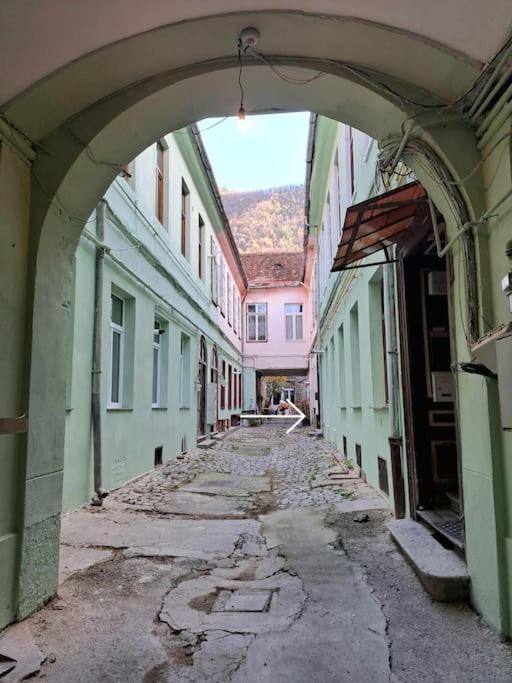 Sofia'S Home Comfy Studio In The Old Town Braşov Exterior foto